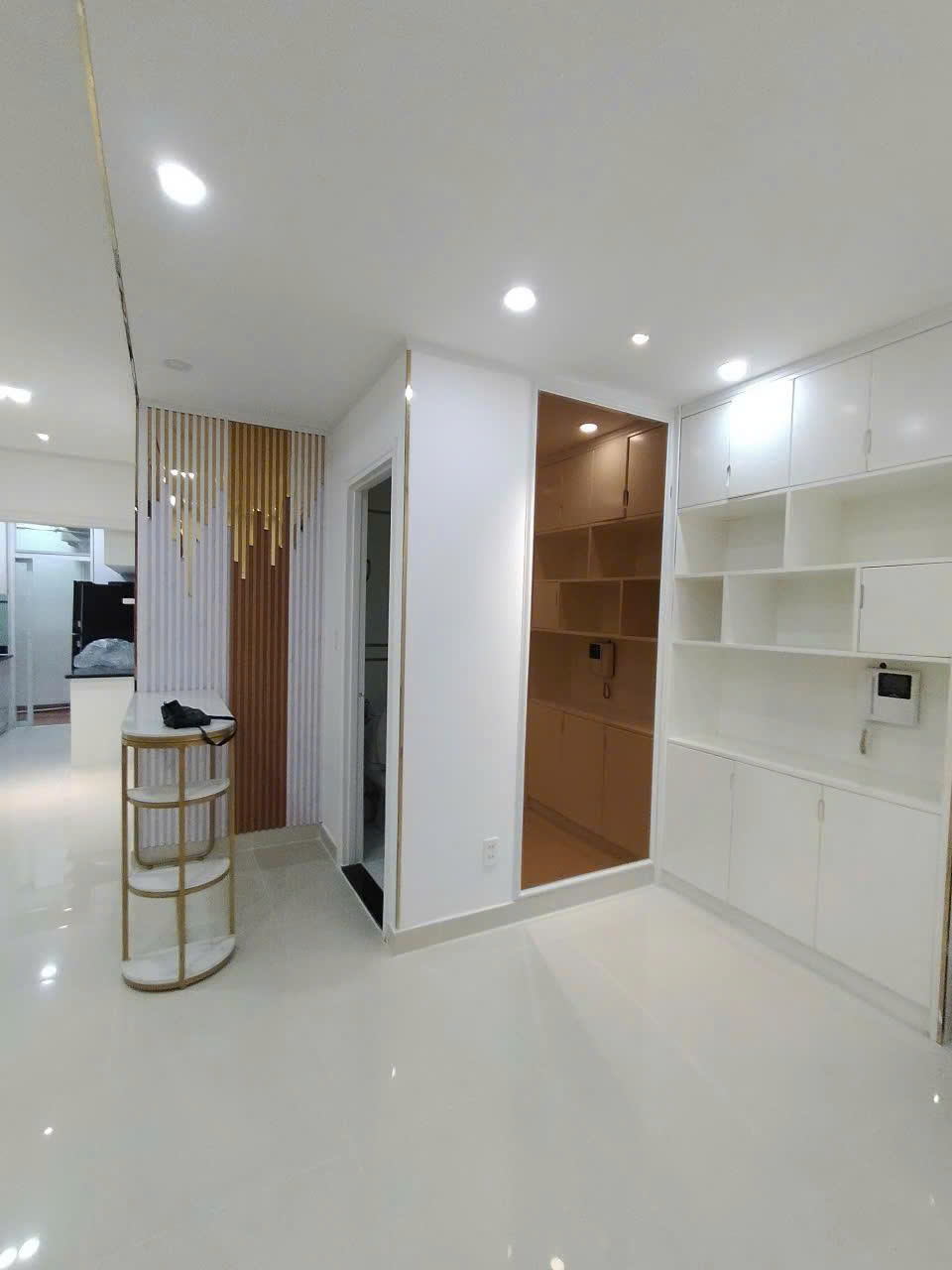 Bán Căn Hộ Sky Garden 3 Lầu Cao View Sông Q1 Bitexco